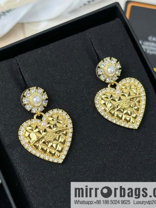 ❗️New ❗️ ☀️ new ☑️ chanel c2 double c gold diamond peach heart love stud earrings ☀️