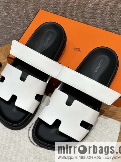 HERMES 180 CHYPRE SANDAL uncle shoes, lambskin/Natural lambskin lininh white/01/Blanc
