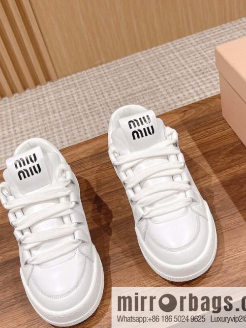 MIUMIU Miao Miao 2023 new American dirty shoes, the latest catwalk sports little white shoes in early spring