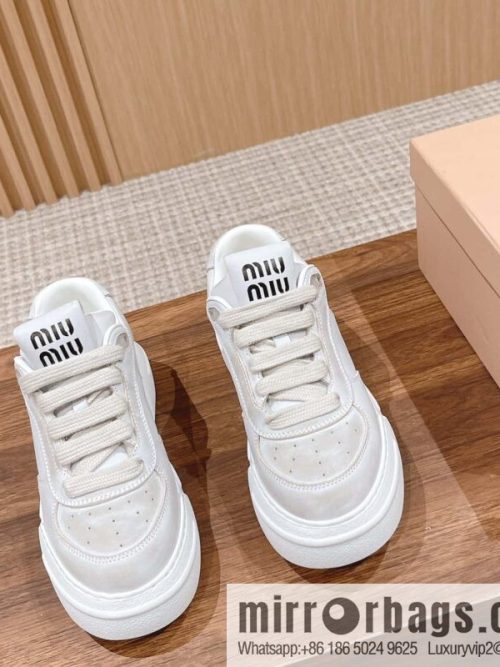 MIUMIU Miao Miao 2023 new American dirty shoes, the latest catwalk sports little white shoes in early spring