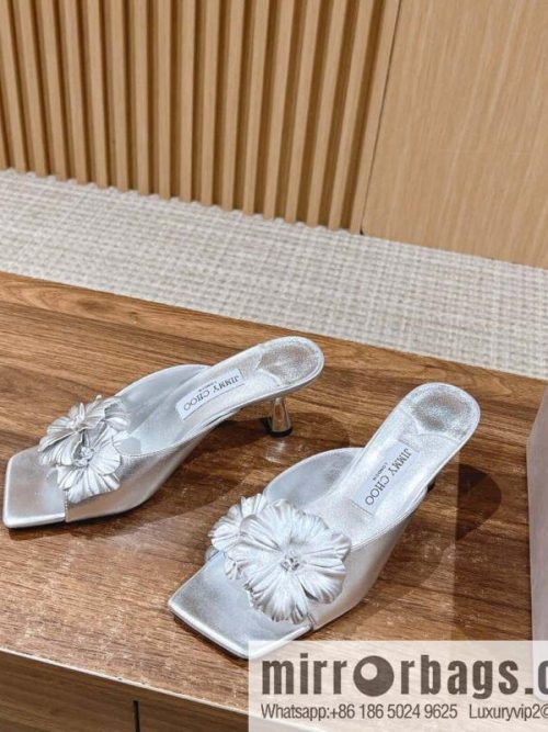 [】𝐉𝐢𝐦𝐦𝐲 𝐂𝐡𝐨𝐨# Zhou Yangjie\'s new bow kitten and slippers