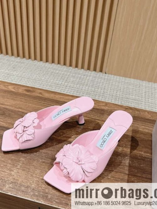 [】𝐉𝐢𝐦𝐦𝐲 𝐂𝐡𝐨𝐨# Zhou Yangjie\'s new bow kitten and slippers