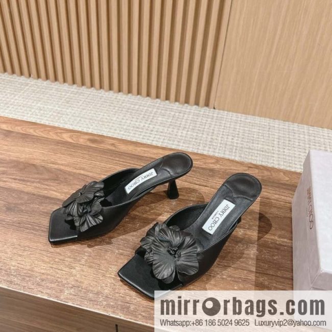 [】𝐉𝐢𝐦𝐦𝐲 𝐂𝐡𝐨𝐨# Zhou Yangjie\'s new bow kitten and slippers