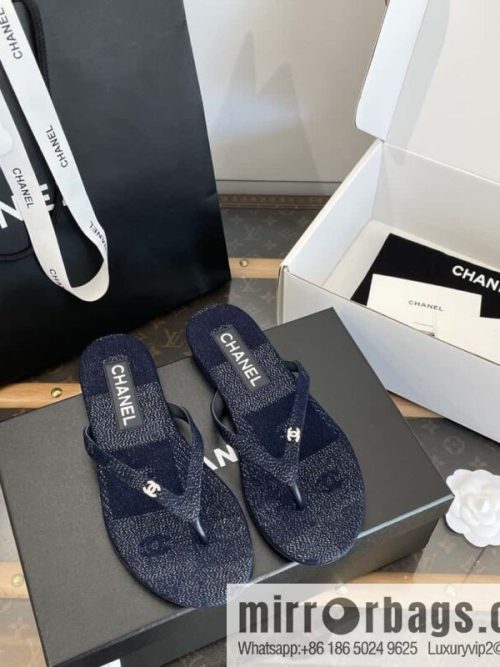 CHANEL Xiaoxiang denim blue, double C rhinestone buckle flip-flop slippers