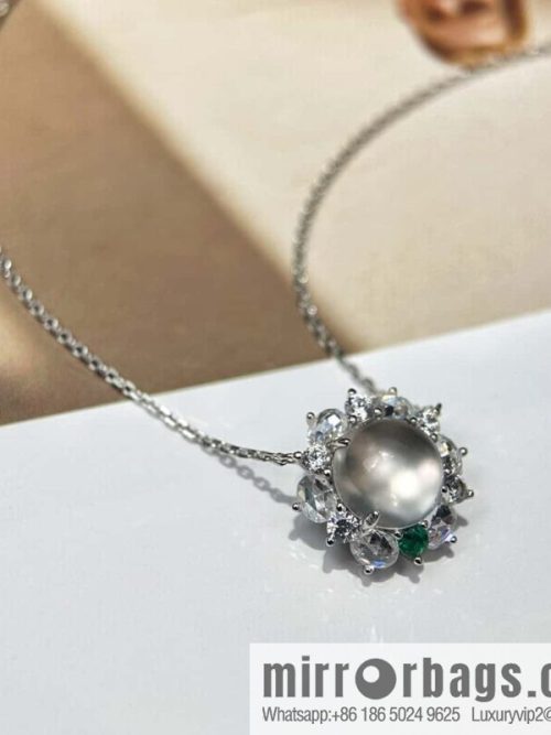 ❗️New ❗️ ☀️ color treasure three red diamond foam jade necklace ☀️