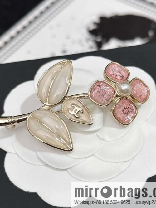 ❗️New ❗️ ☀️ new ☑️ Chanel double c flower brooch ☀️