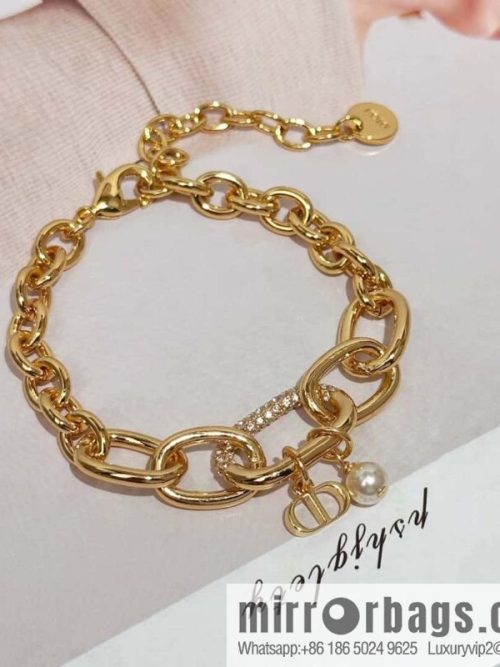 New ☑️ DIOR CD Pearl Chain Bracelet