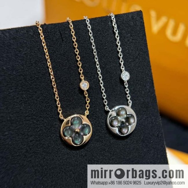 ❗️New ❗️ ☀ Original ☀ Louis Vuitton Louis Vuitton rhombus gray shell necklace ☀