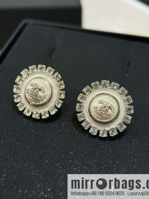 New ☑️ CHANELC1 double C full diamond pearl earrings