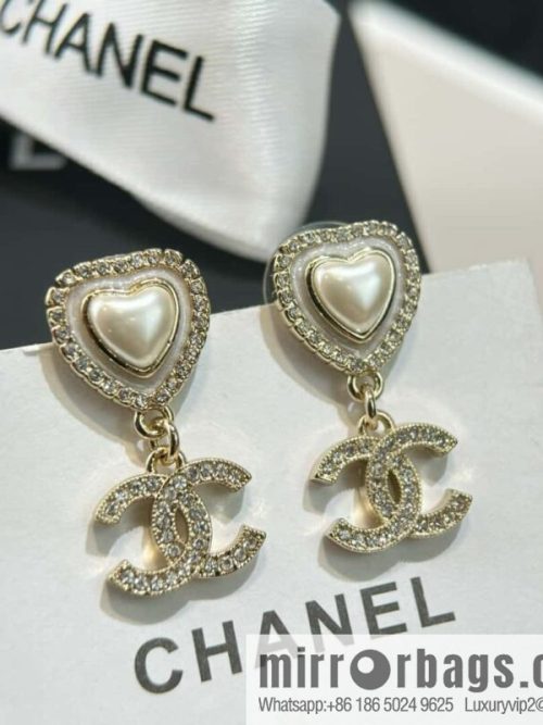 New ☑️ CHANEL double C peach heart love pearl earrings stud earrings c2