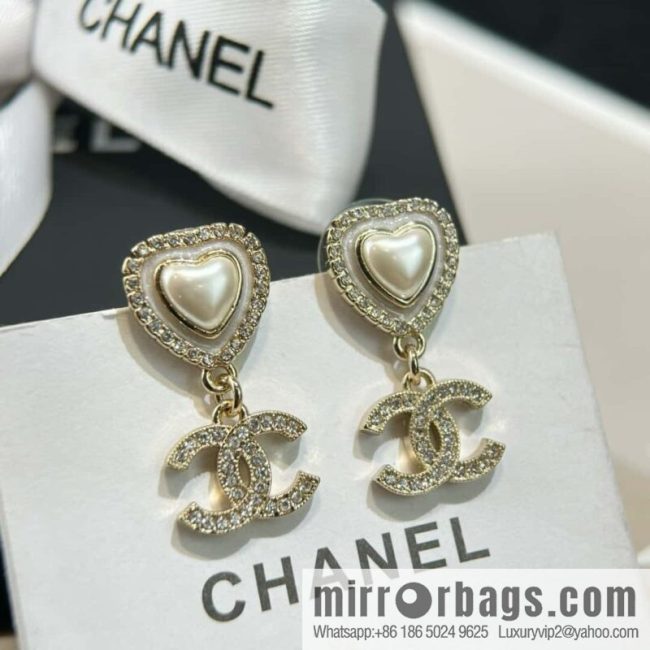 New ☑️ CHANEL double C peach heart love pearl earrings stud earrings c2