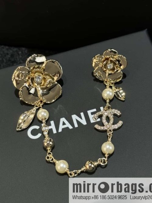 ❗️New ❗️☀️ New ☑️ Chanel Double C Gold Camellia Brooch ☀️