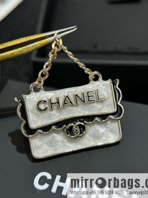 ❗️New ❗️☀️ New ☑️ Chanel bag brooch ☀️