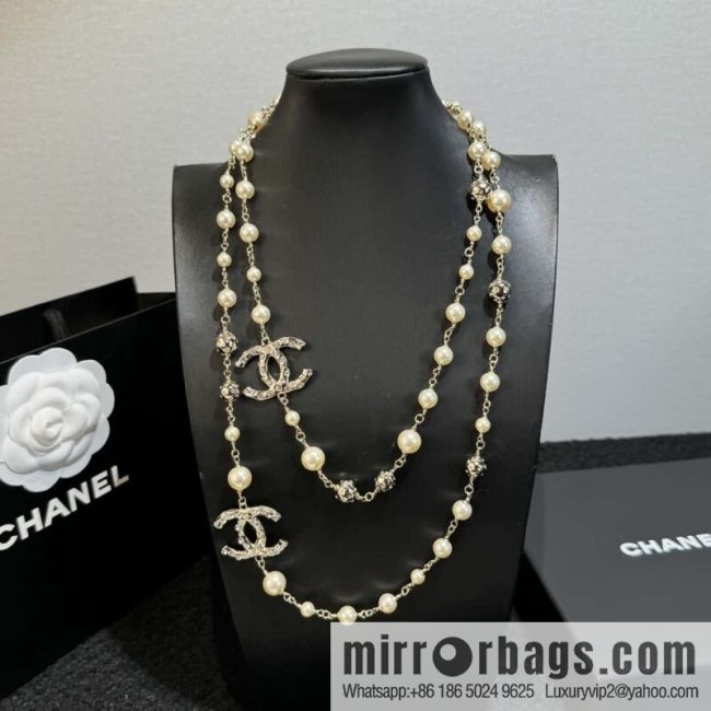❗️New ❗️ Chanel sweater chain necklace ☀️ new ☑️ Chanel double c pearl sweater chain necklace ☀️