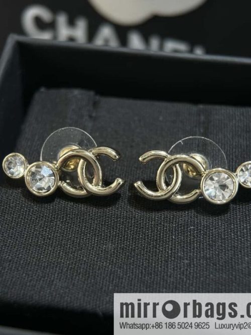 ❗️New ❗️ ☀️ new ☑️ Chanel double c rhinestone stud earrings ☀️