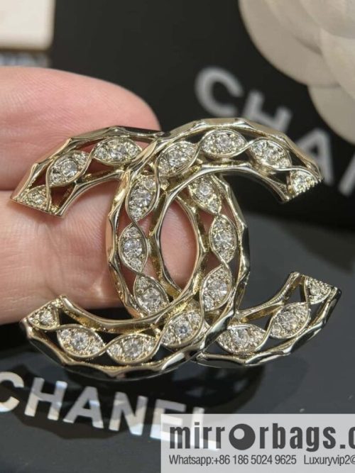 ❗️New ❗️☀️ New ☑️ Chanel Double C Horse Eye Diamond Brooch ☀️