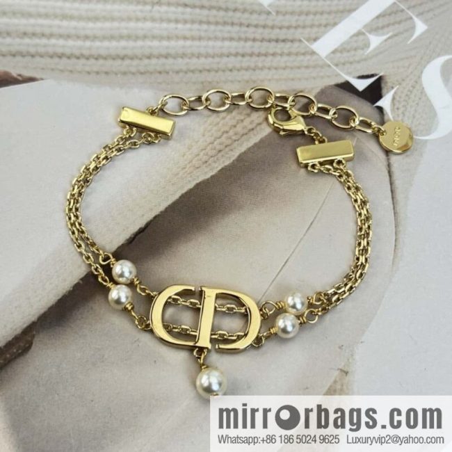 New ☑️ DIOR CD double pearl bracelet