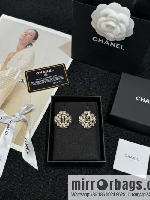 ❗️New ❗️☀️ new ☑️ Chanel double c four-leaf clover stud earrings ☀️