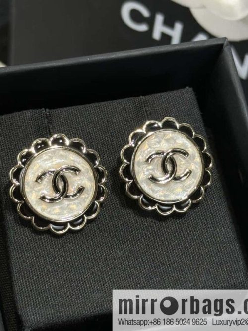 ❗️New ❗️☀️ new ☑️ chanel c1 double c round stud earrings ☀️