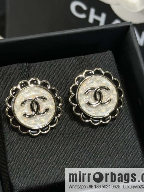 ❗️New ❗️☀️ new ☑️ chanel c1 double c round stud earrings ☀️