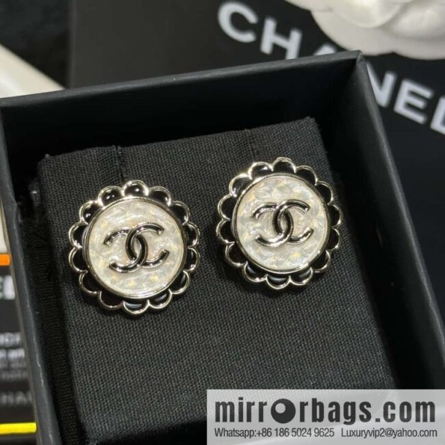 wsxc1727100821756_0-800x800lejxjkbem4r52363_20250630004200.jpg ❗️New ❗️☀️ new ☑️ chanel c1 double c round stud earrings ☀️
