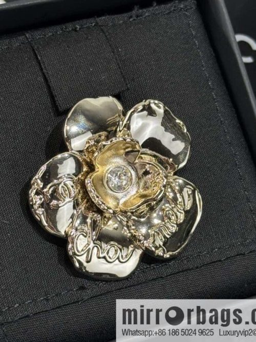 ❗️New ❗️ ☀️ New ☑️ Chanel Double C Gold Camellia Brooch ☀️