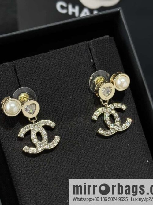 ❗️New ❗️☀️ new ☑️ chanel c2 double c pearl stud earrings ☀️