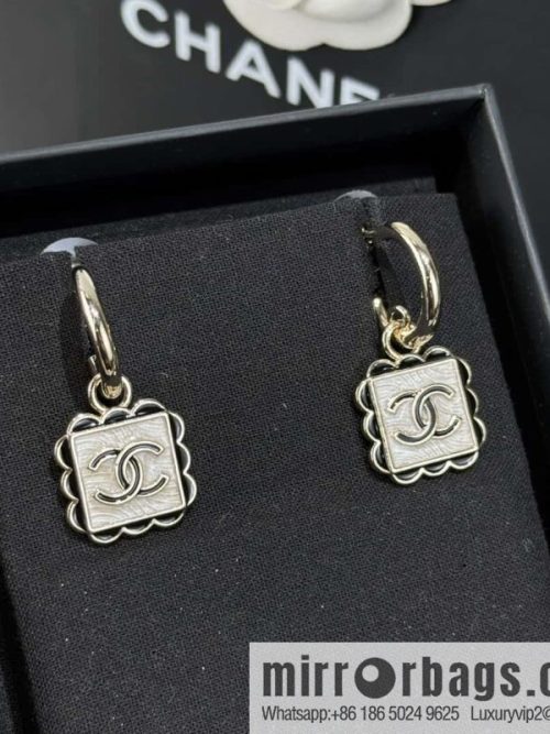 ❗️New ❗️ ☀️ new ☑️ chanel c2 double c square stud earrings ☀️
