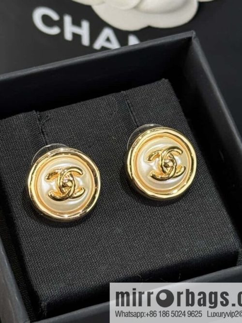 ❗️New ❗️☀️ new ☑️ chanel c1 double c round stud earrings ☀️