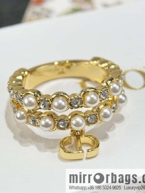 New ☑️ DIOR pearl CD ring