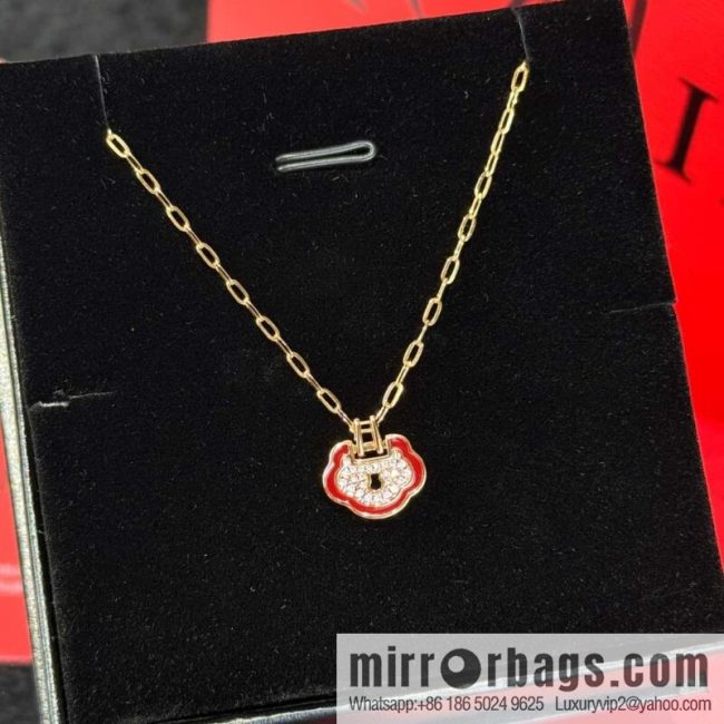 ❗️New ❗️ ☀️ Qeelin Kirin Yu Yi Ruyi Lock Necklace ☀️