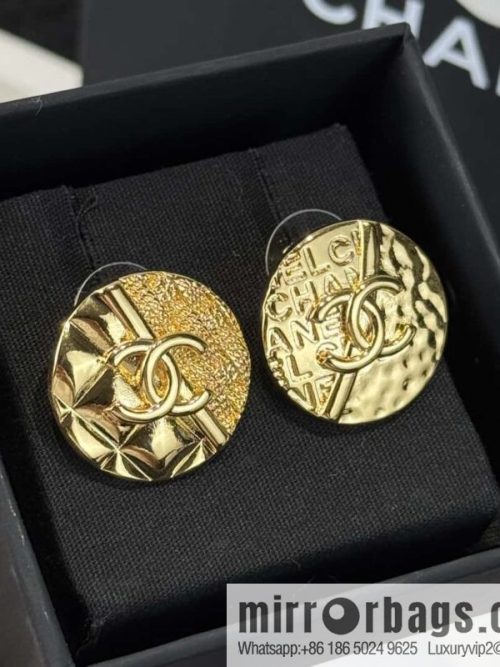 ❗️New ❗️☀️ New ☑️ Chanel c1 double c gold letter disc lava stud earrings ☀️