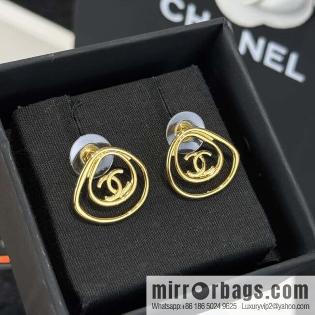 wsxc1730368998363_0-800x800fmymz5plsnh40258_20250626060330.jpg ❗️New ❗️☀️ New ☑️ Chanel c1 double c gold simple hollow stud earrings ☀️
