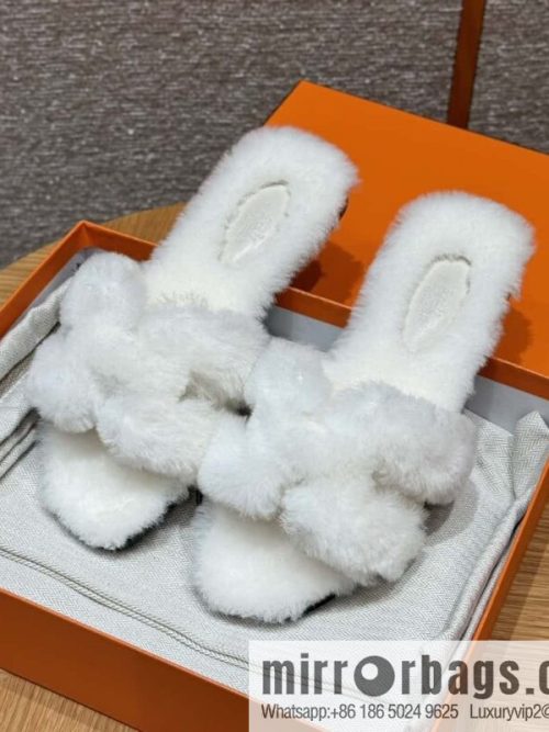 HERMES 181 Oran sandals, pure white/Blanc wool/woolskin
