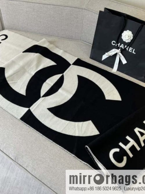 ▪️ \"Black and White Shawl Scarf\"