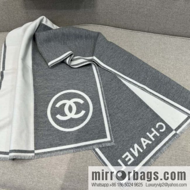 𝐂𝐇𝐀𝐍𝐄𝐋｜𝟐𝟑𝑩 new \"LOGo gray and white color matching\" cashmere shawl scarf
