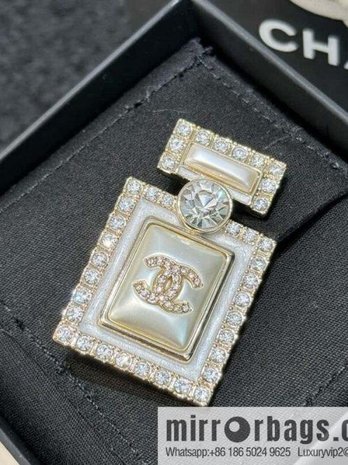 ❗️New ❗️☀️ New ☑️ Chanel perfume bottle brooch ☀️