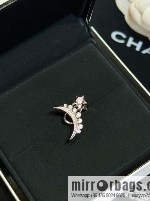 ❗️New ❗️☀️ (single) ☀️ new ☑️ Chanel meteor series LUNE moon star earclip earrings ☀️