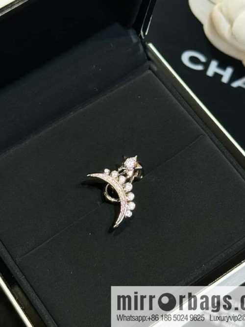 ❗️New ❗️☀️ (single) ☀️ new ☑️ Chanel meteor series LUNE moon star earclip earrings ☀️