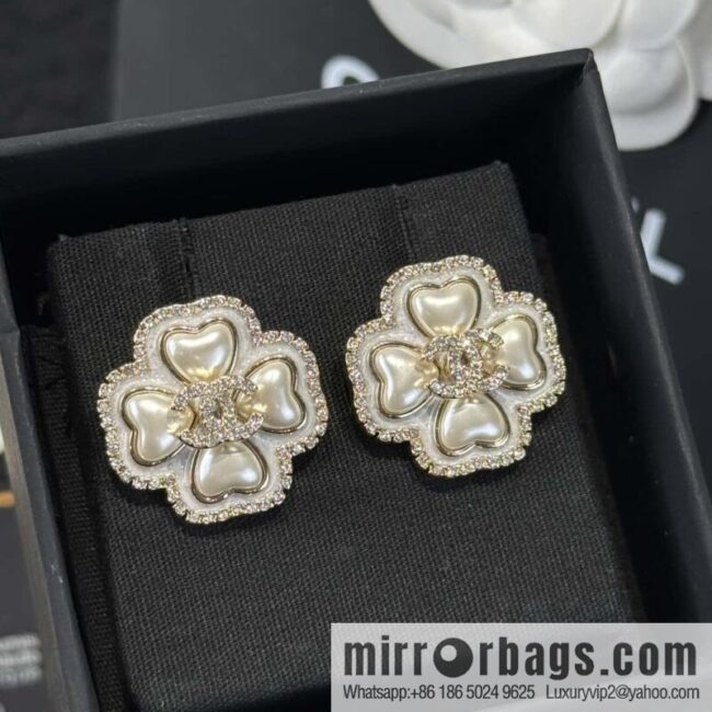 ☀️New ☑️ chanel c1 double c four-leaf clover stud earrings