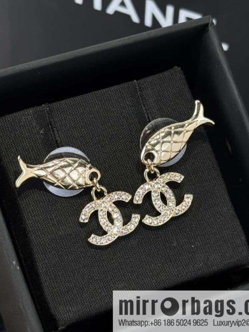 ❗️New ❗️☀️ New ☑️ Chanel c2 double c Pisces stud earrings ☀️