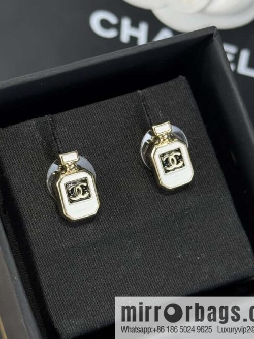 ❗️New ❗️☀️ New ☑️ Chanel C1 double c perfume bottle stud earrings ☀️