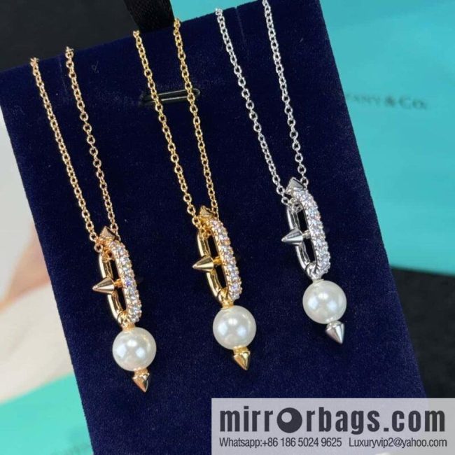 ❗️New ❗️ ☀️ Tiffany & co Tiffany Titan Jewelry Collection Tiffany Titan by Pharrell Williams Trident Pearl Necklace ☀️
