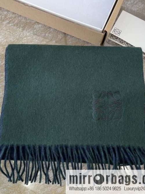 • Loewe \"Window Color Matching\" Solid Color Cashmere Scarf▪️