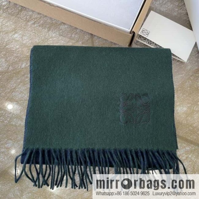 • Loewe \"Window Color Matching\" Solid Color Cashmere Scarf▪️