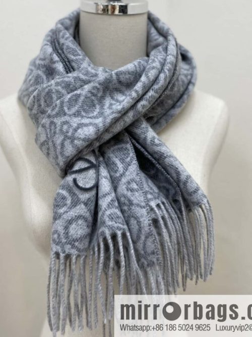 Loew carcinoma \"Wool and Cashmere Anagram Scarf\" 24s🆕