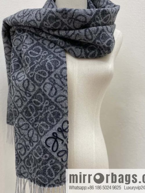 Loew carcinoma 24s 🆕 \"Wool and Cashmere Anagram Scarf\" Dark Grey
