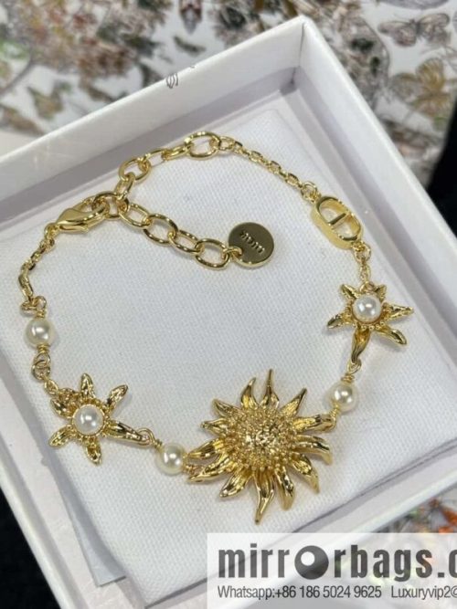 ❗️New ❗️☀️ New ☑️ Dior Sunflower Bracelet ☀️