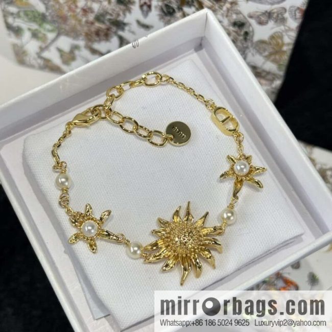 ❗️New ❗️☀️ New ☑️ Dior Sunflower Bracelet ☀️