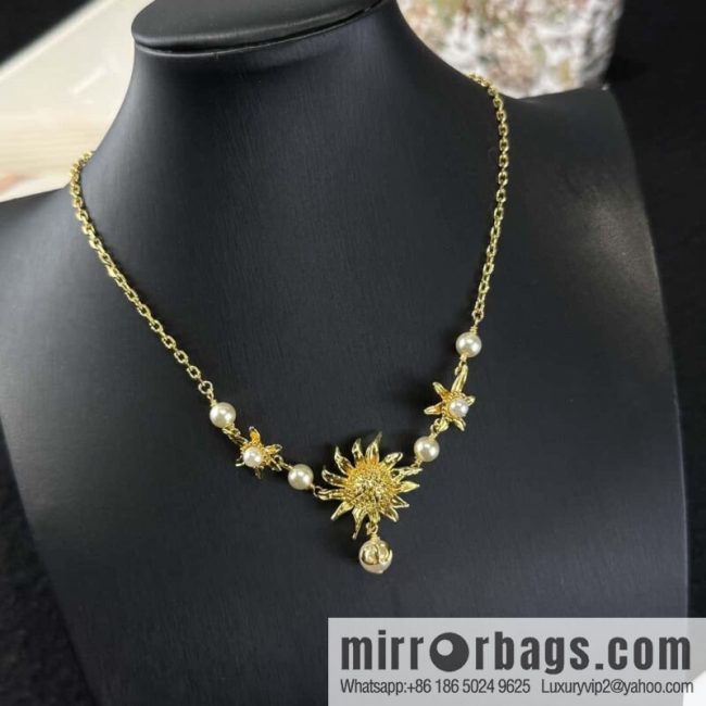 ❗️New ❗️☀️ New ☑️ Dior Pearl CD Sunflower Necklace ☀️